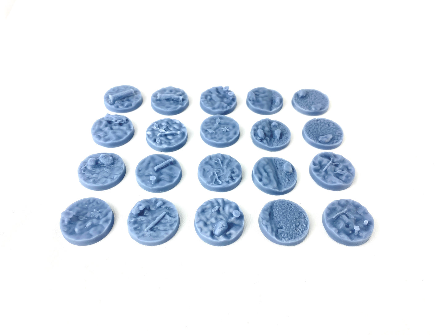 Unbemalte Rundbases 20mm – Nahaufnahme mit Details