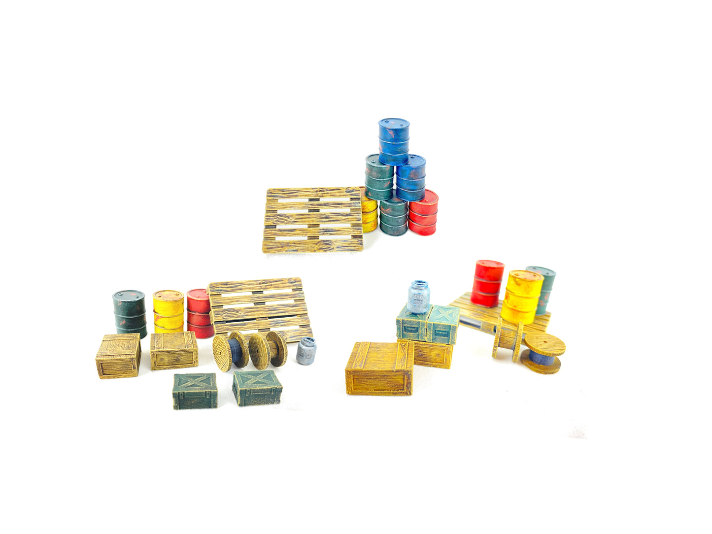 Komplettansicht bemalter Paletten- & Fässer-Sets – realistisches-Gelände für Tabletop-Spiele