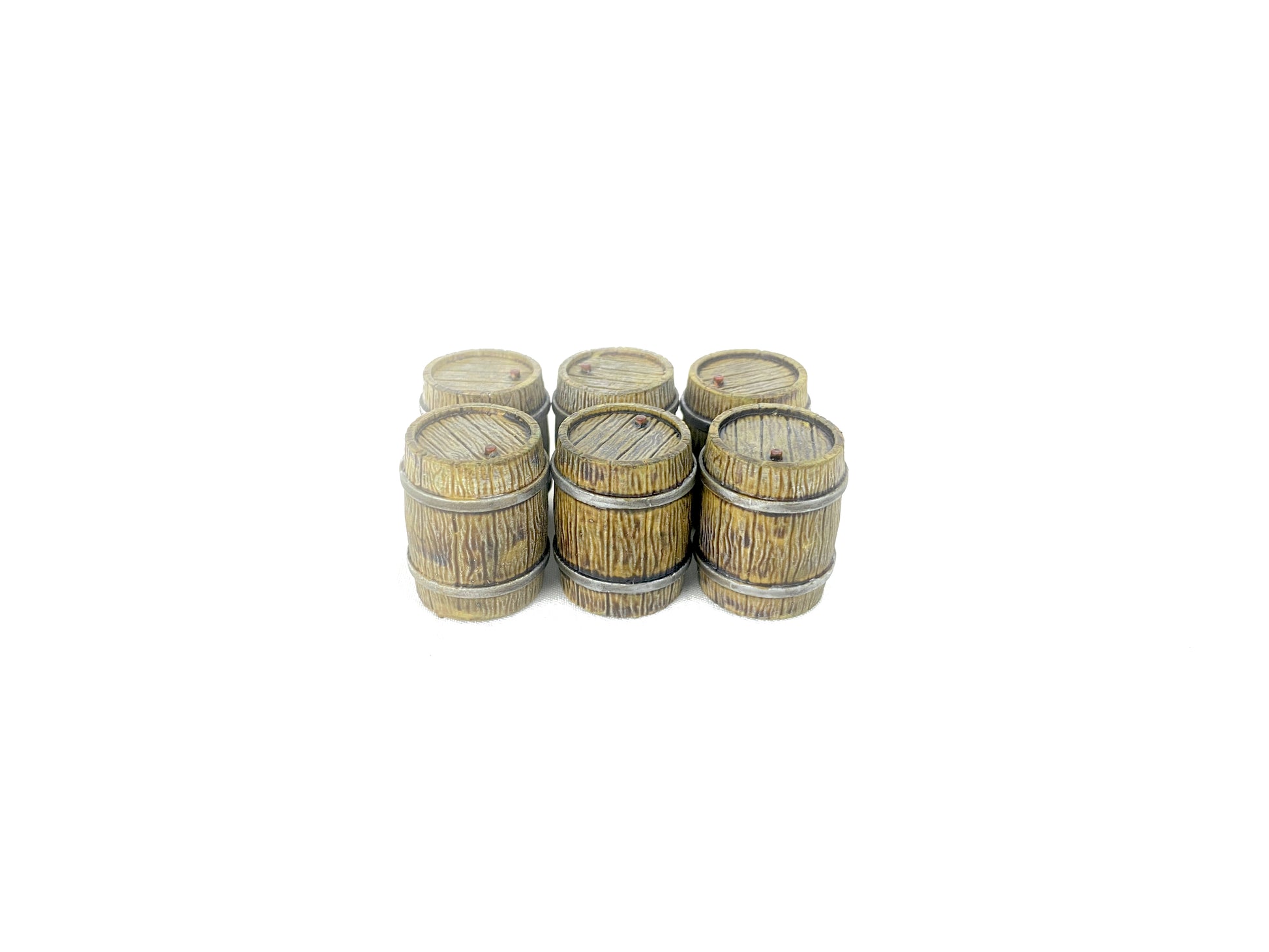 Sechs bemalte Holzfässer – Tabletop Gelände im 28-mm-Maßstab für Warhammer & Fantasy-Spiele