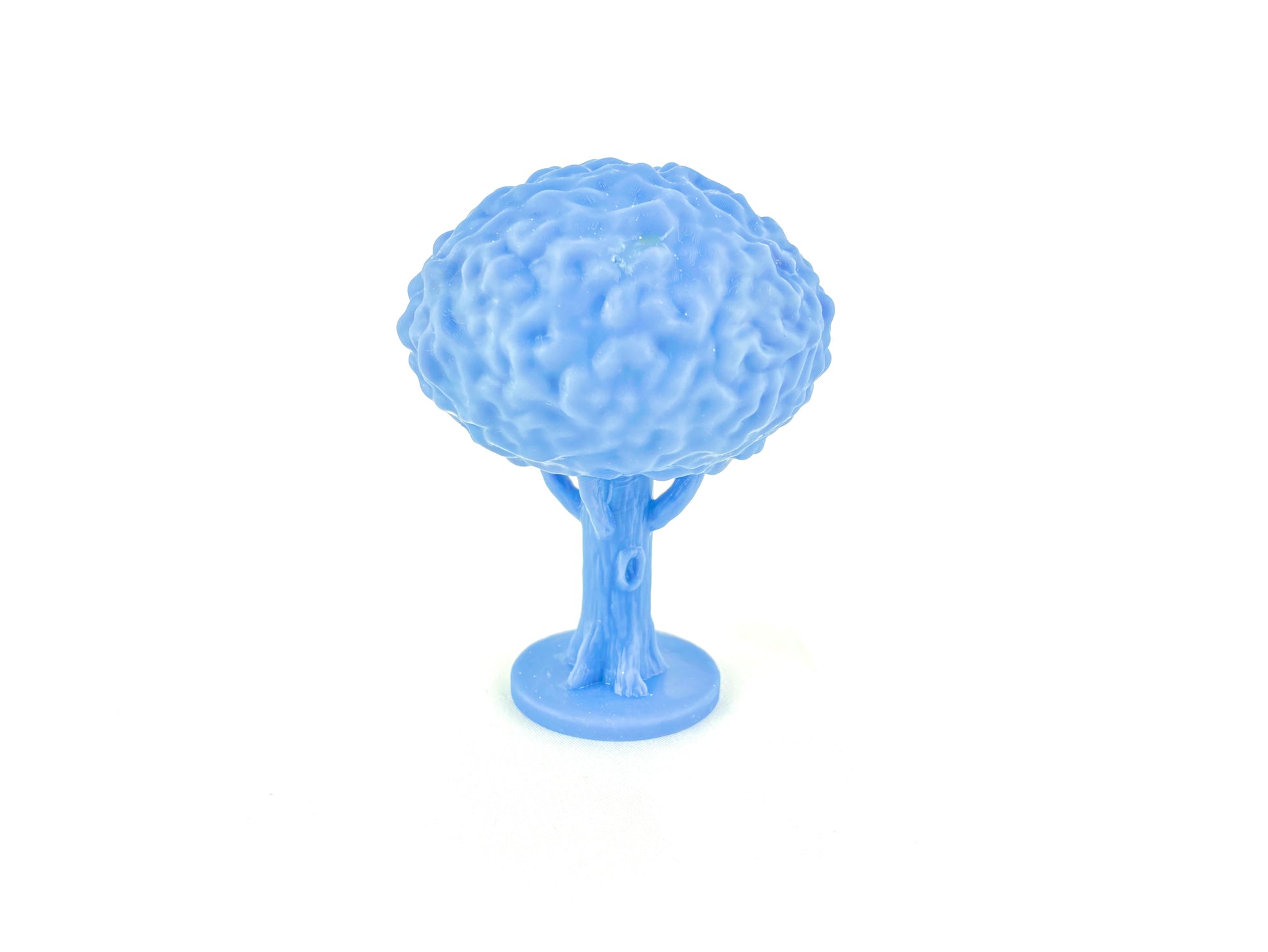 Unbemalter Baum – Vorderansicht der Resin-Miniatur für Gelände